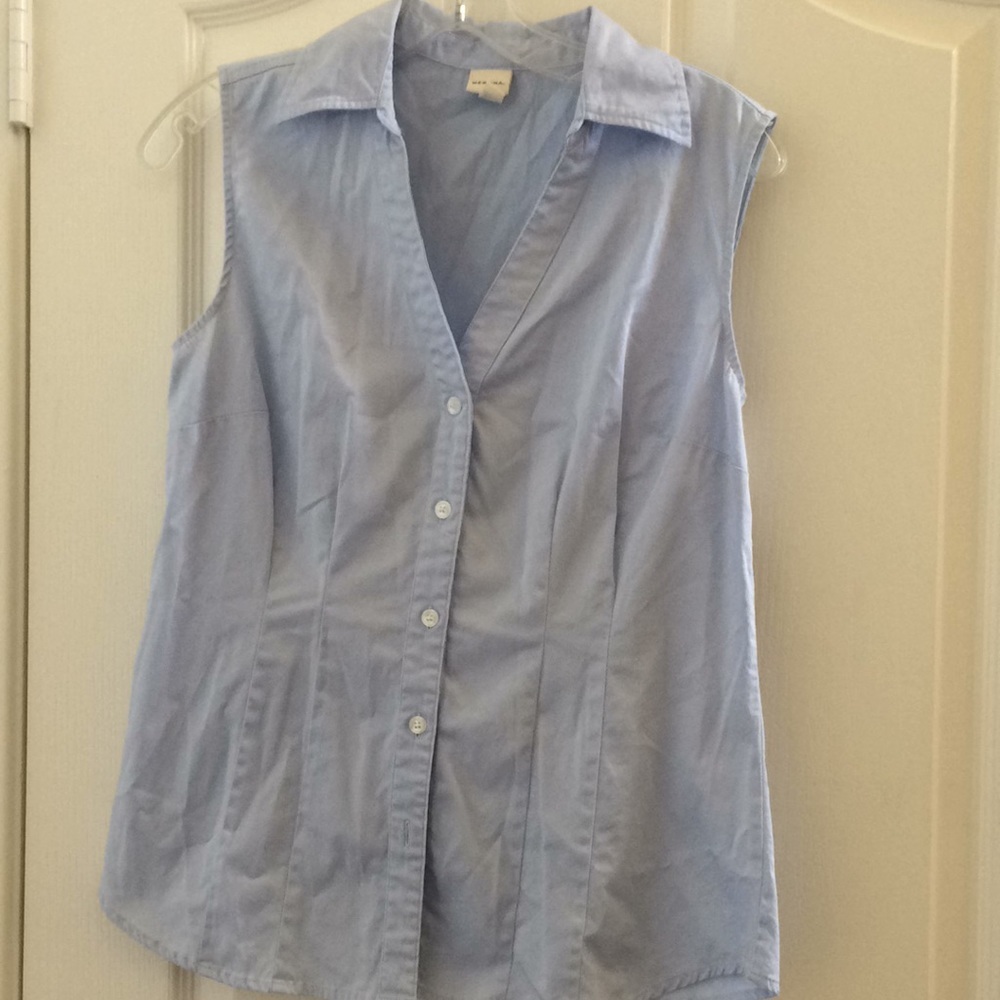 FINAL MARKDOWN Ladies merona Blouse medium